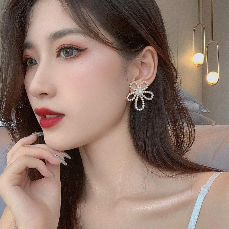 Korean Pearl Flower White Stud Earrings