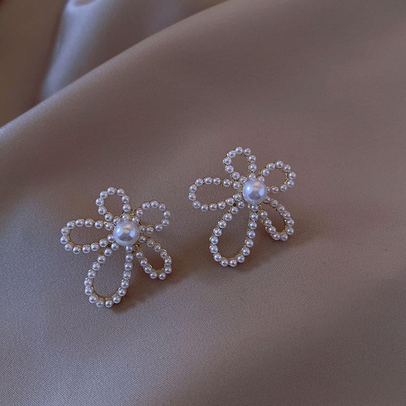 Korean Pearl Flower White Stud Earrings