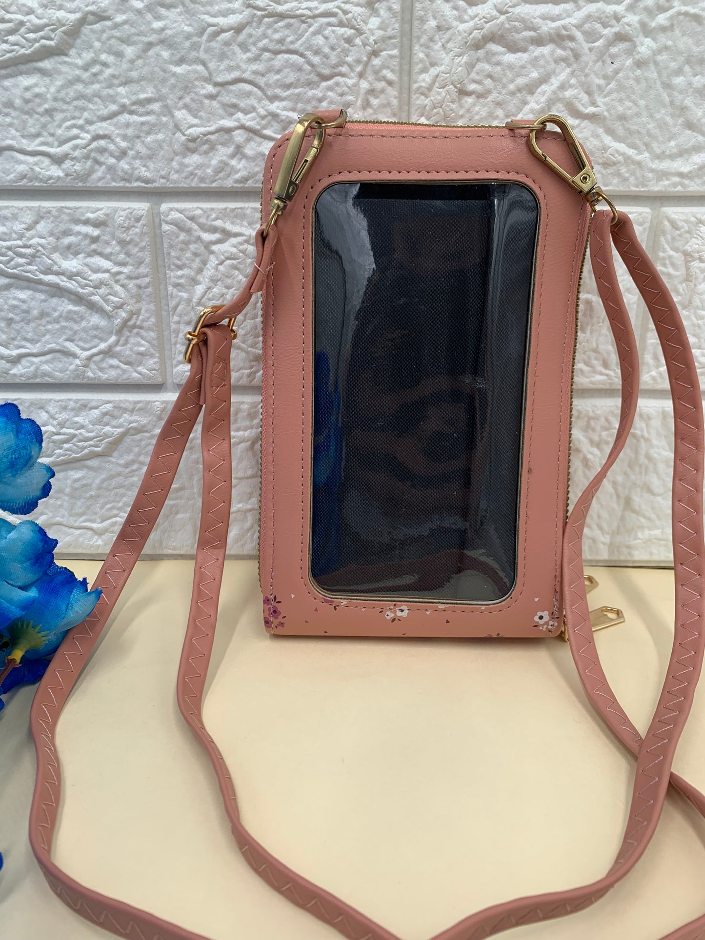 Flower printed mobile pouch