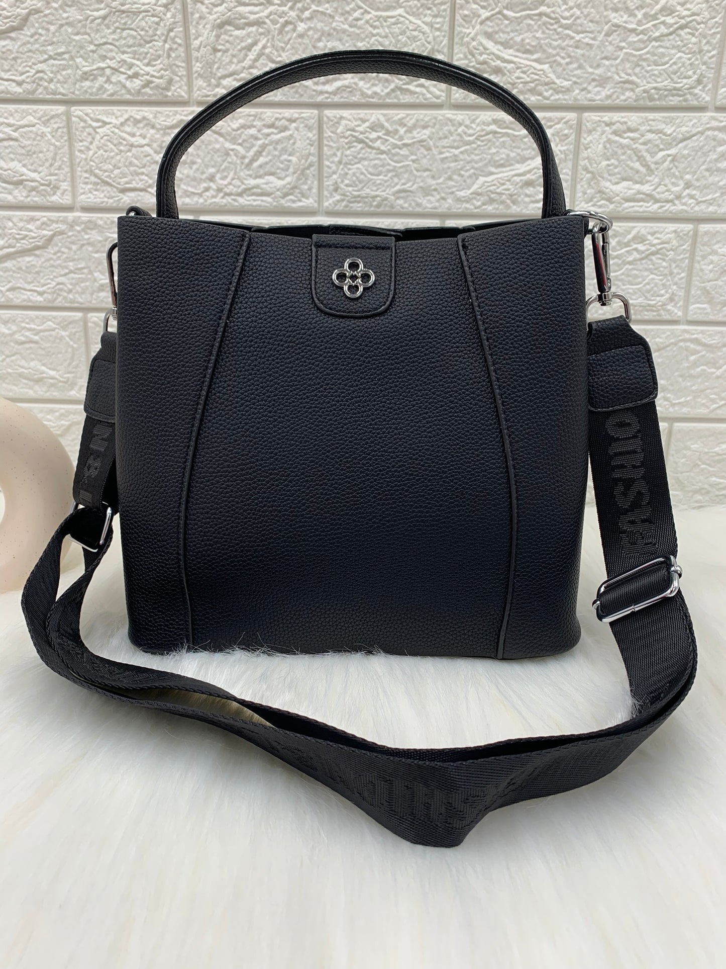 Elegant Black Handheld Bag with Detachable Sling Strap