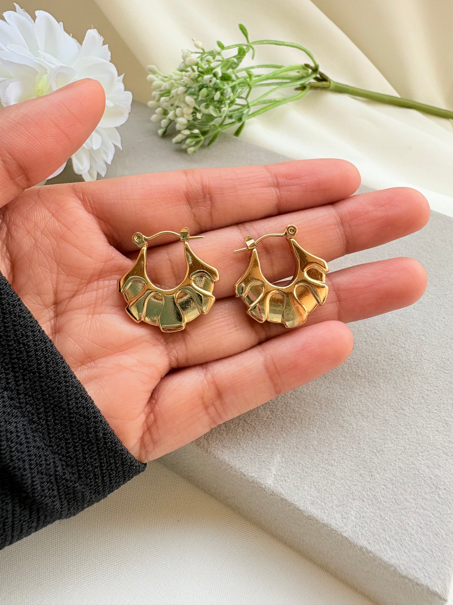 Livia Hoop Earrings - Anti-Tarnish