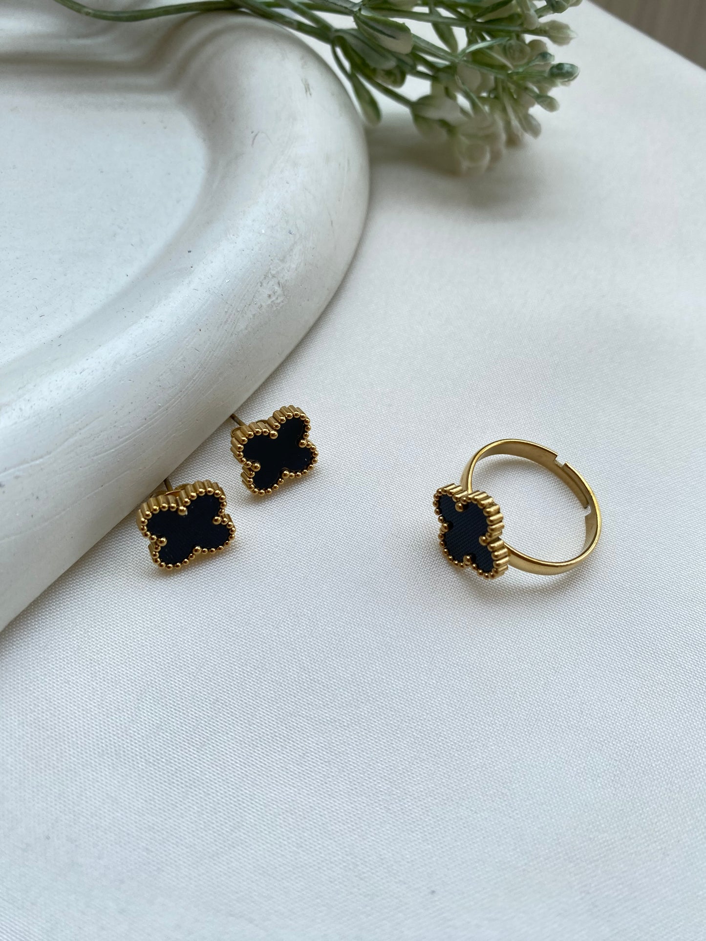 Black Cloves Necklace With Earrings And Ring