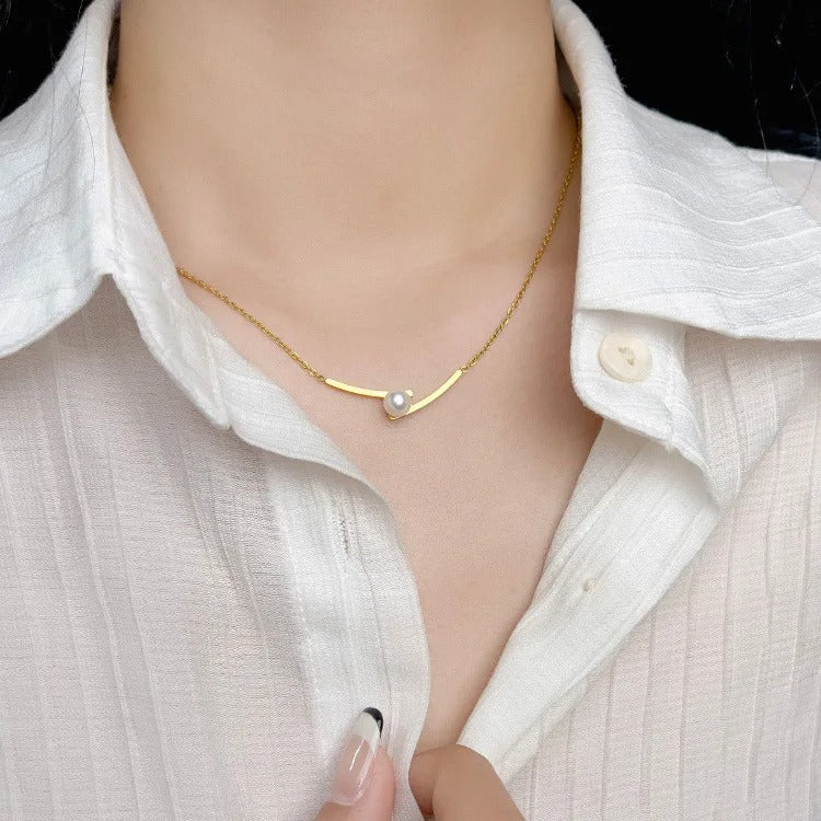 Golden Bar Pearl Pendant Necklace