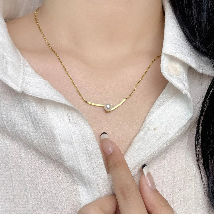 Golden Bar Pearl Pendant Necklace