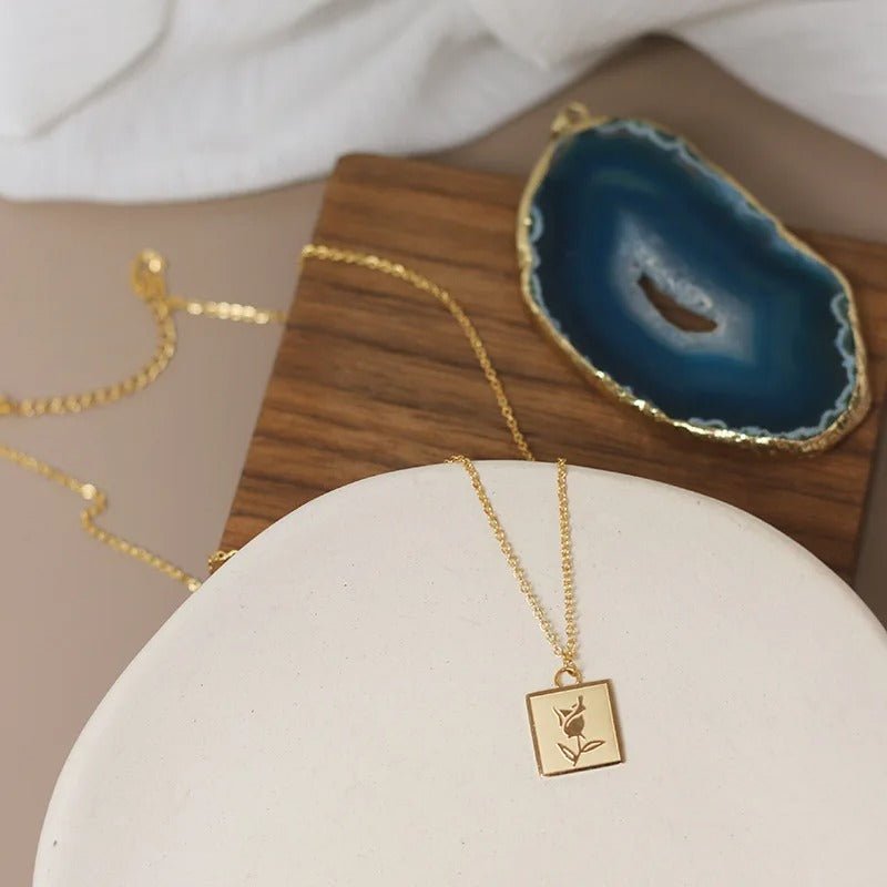 Minimalist Gold Floral Square Pendant Necklace