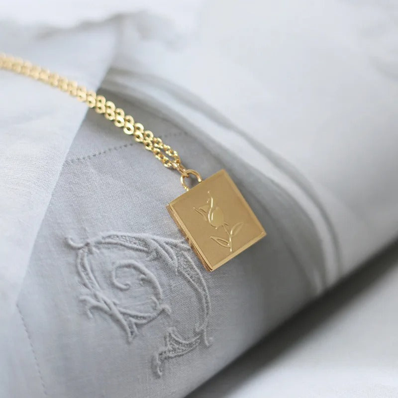 Minimalist Gold Floral Square Pendant Necklace