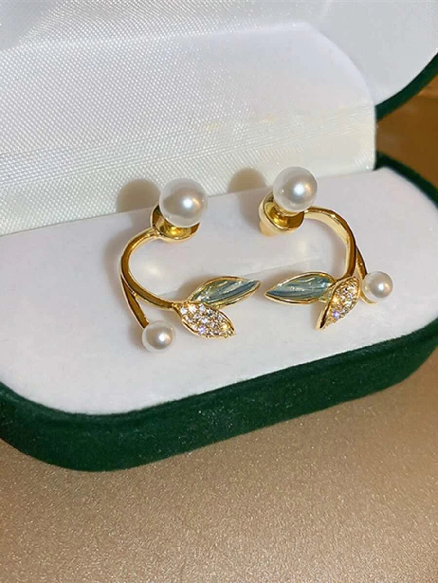 Pearl & Leaf Designs Earring