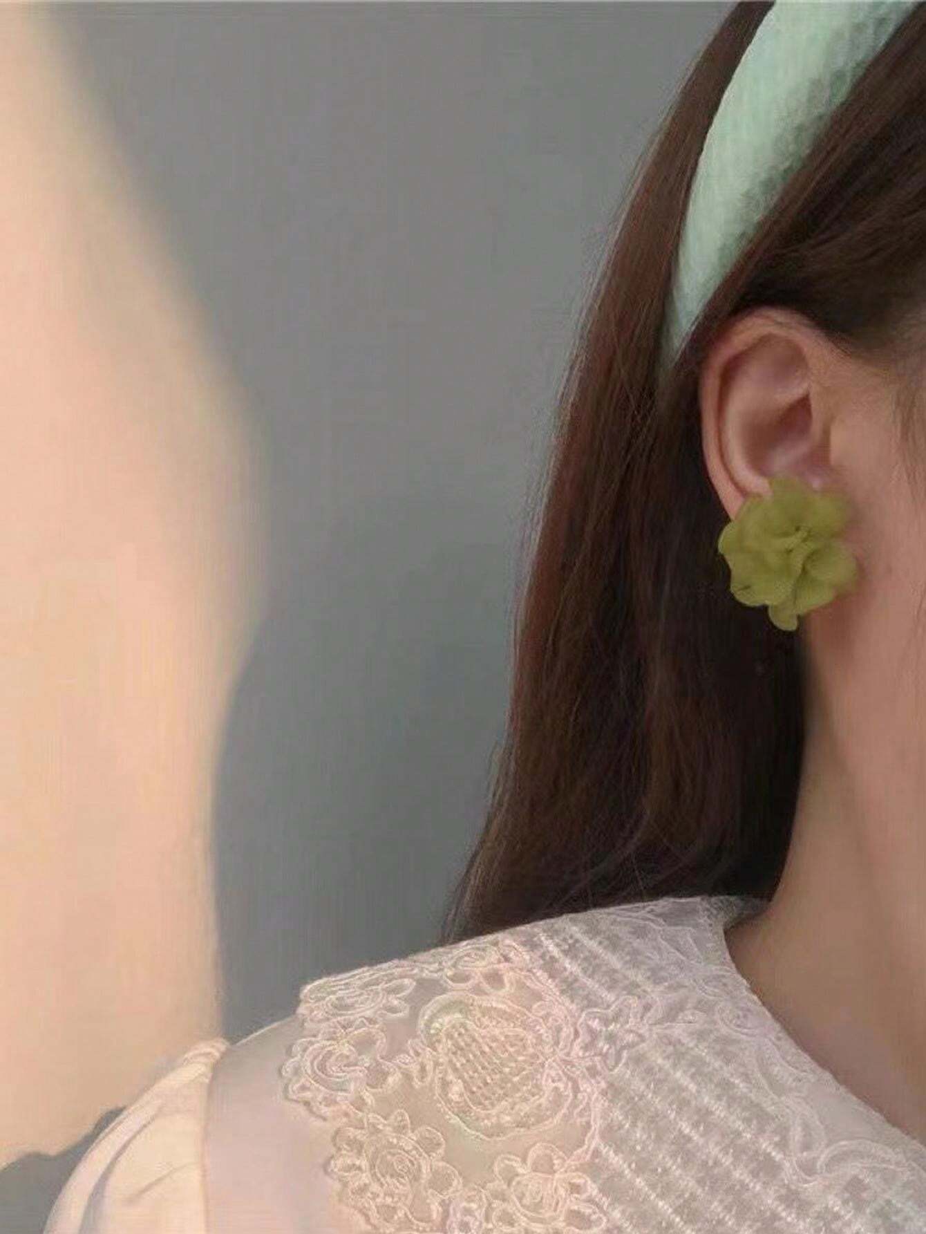 ( Pack Of 2 ) Forest Style Acrylic Flower Earrings