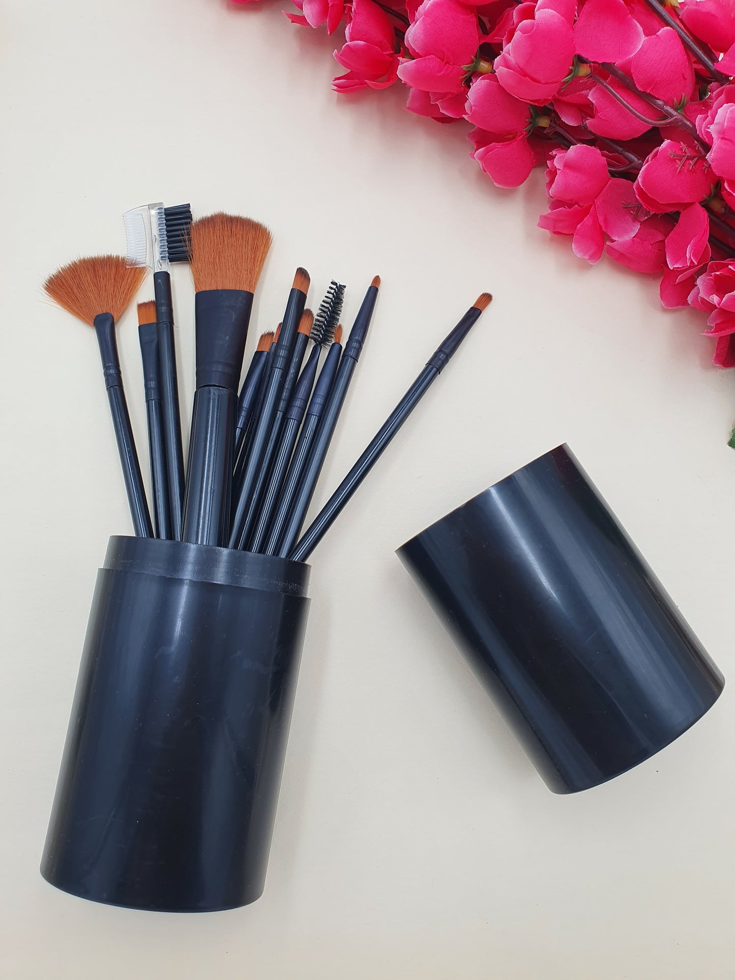 Stily Makeup Brush Set With Storage Barrel - Pack of 12