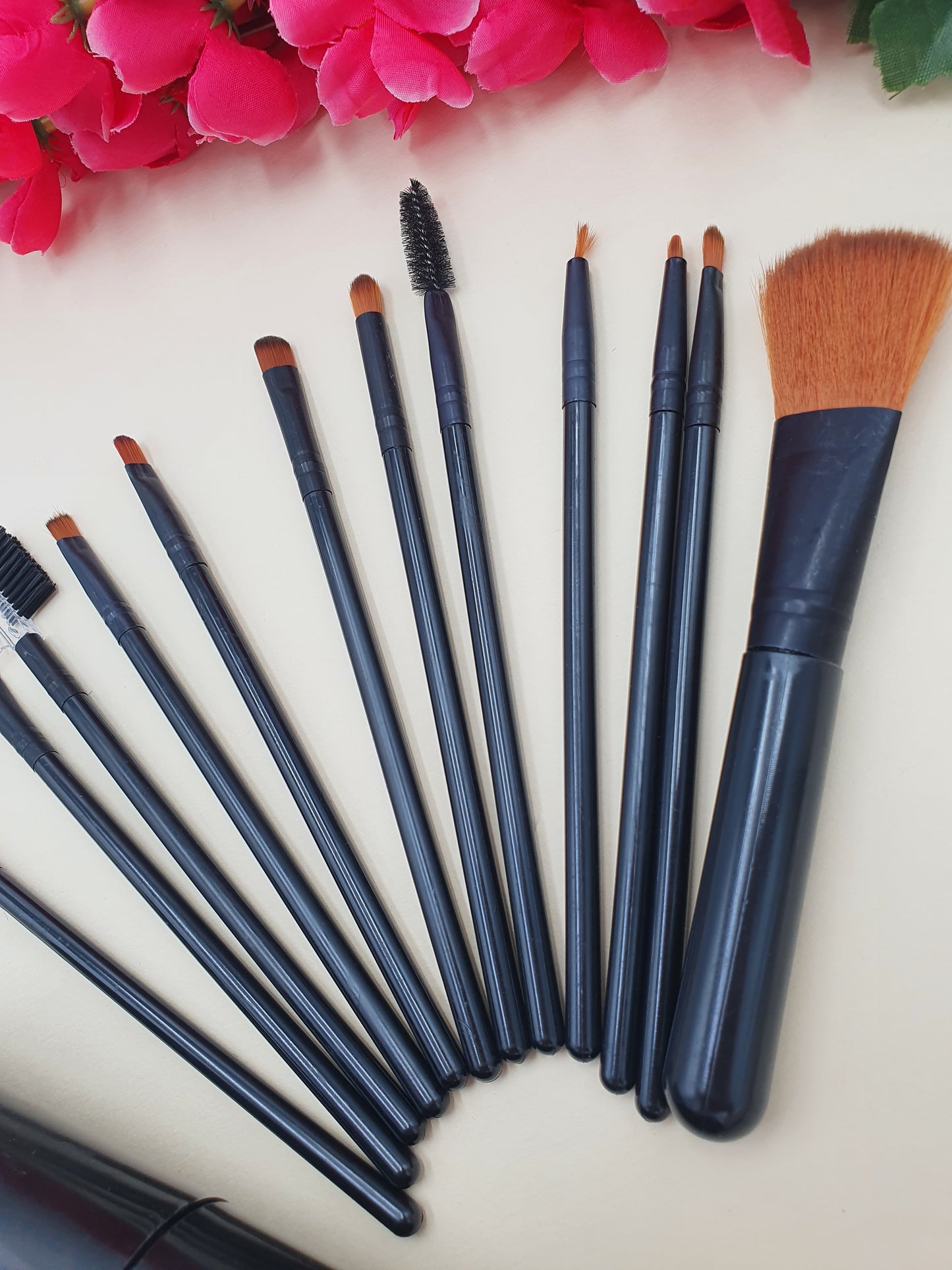 Stily Makeup Brush Set With Storage Barrel - Pack of 12