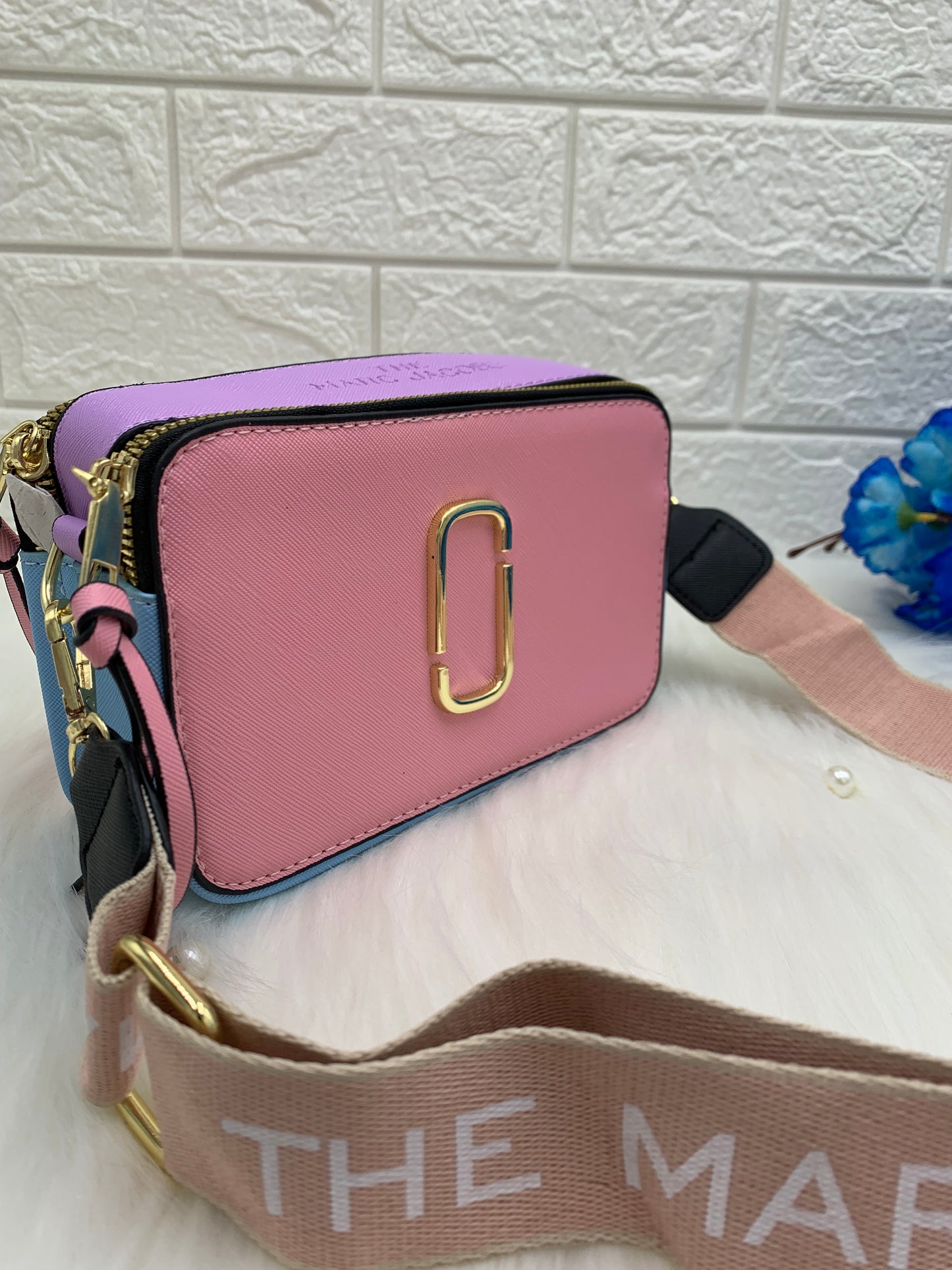 Multicolor Sling Bag with Zip Closure & Detachable Strap