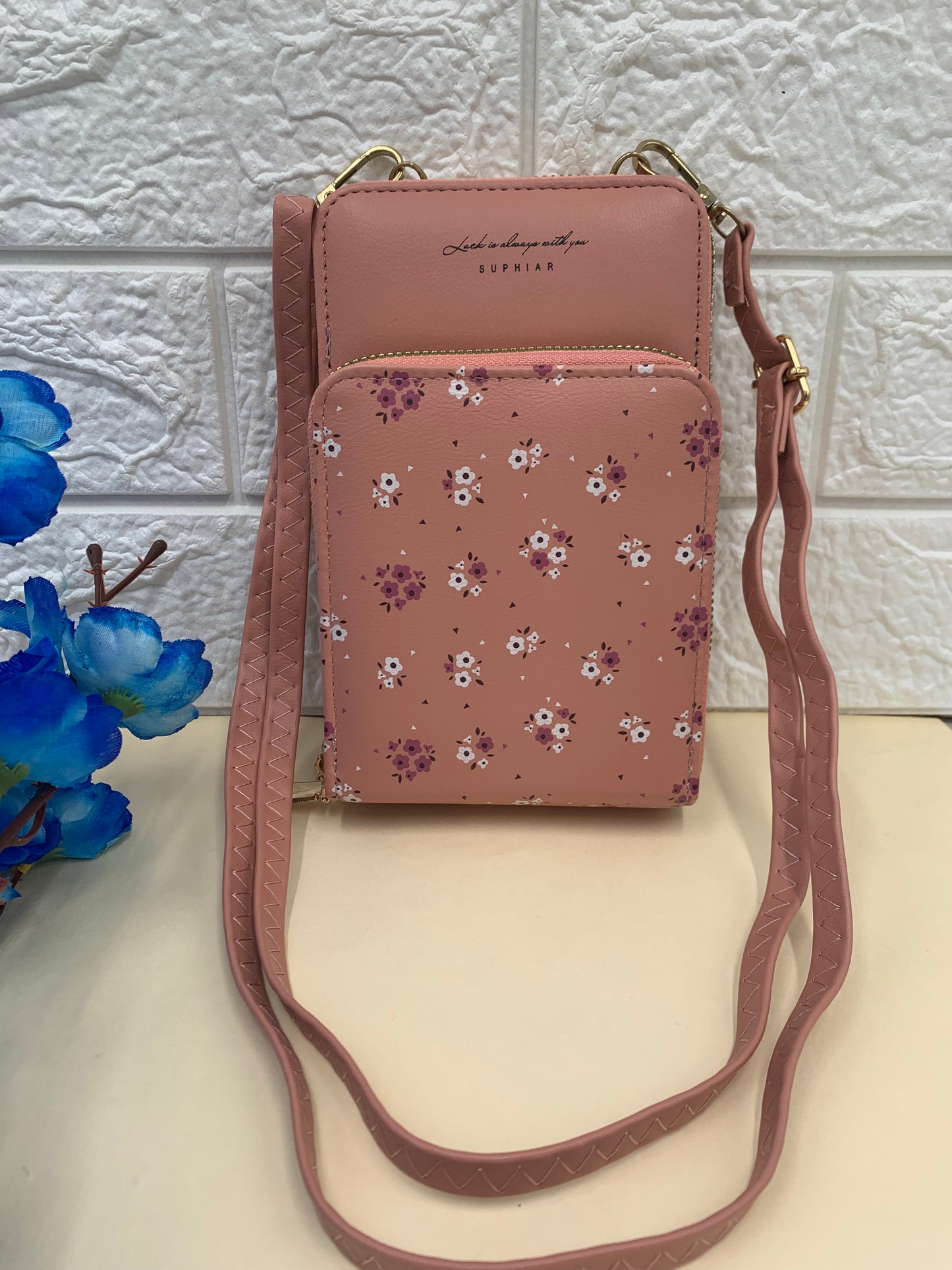 Flower printed mobile pouch