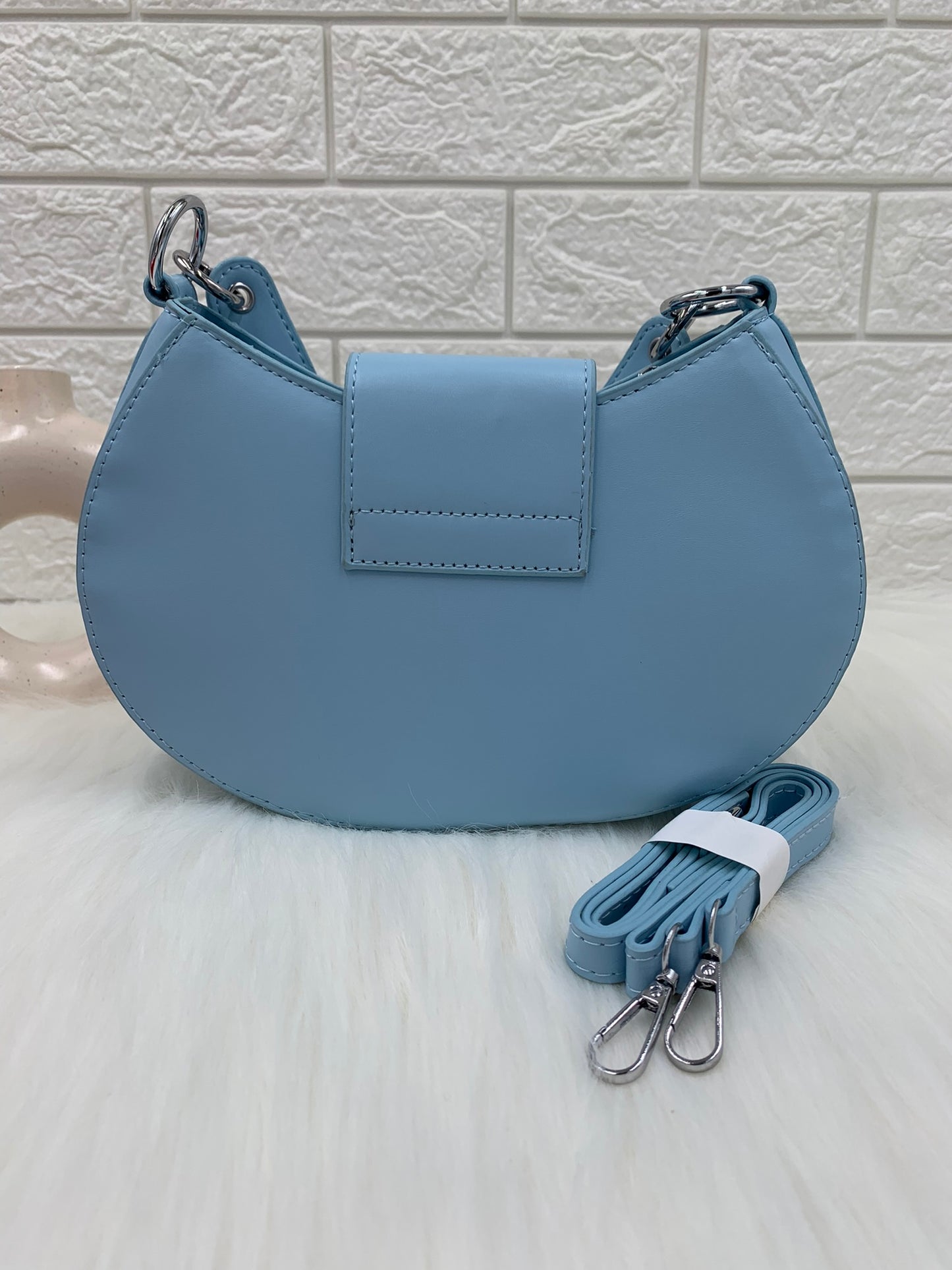 Chic Crossbody Bag with Metal Detail