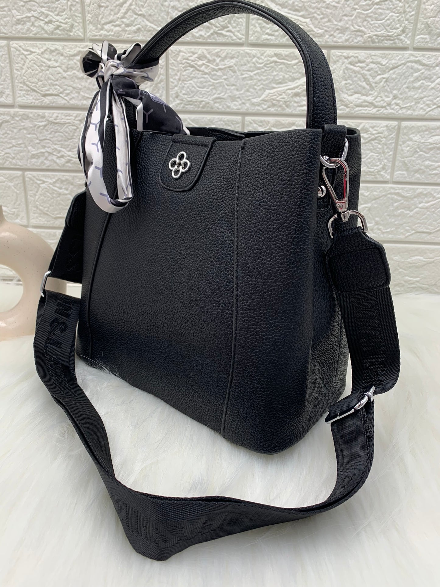 Elegant Black Handheld Bag with Detachable Sling Strap