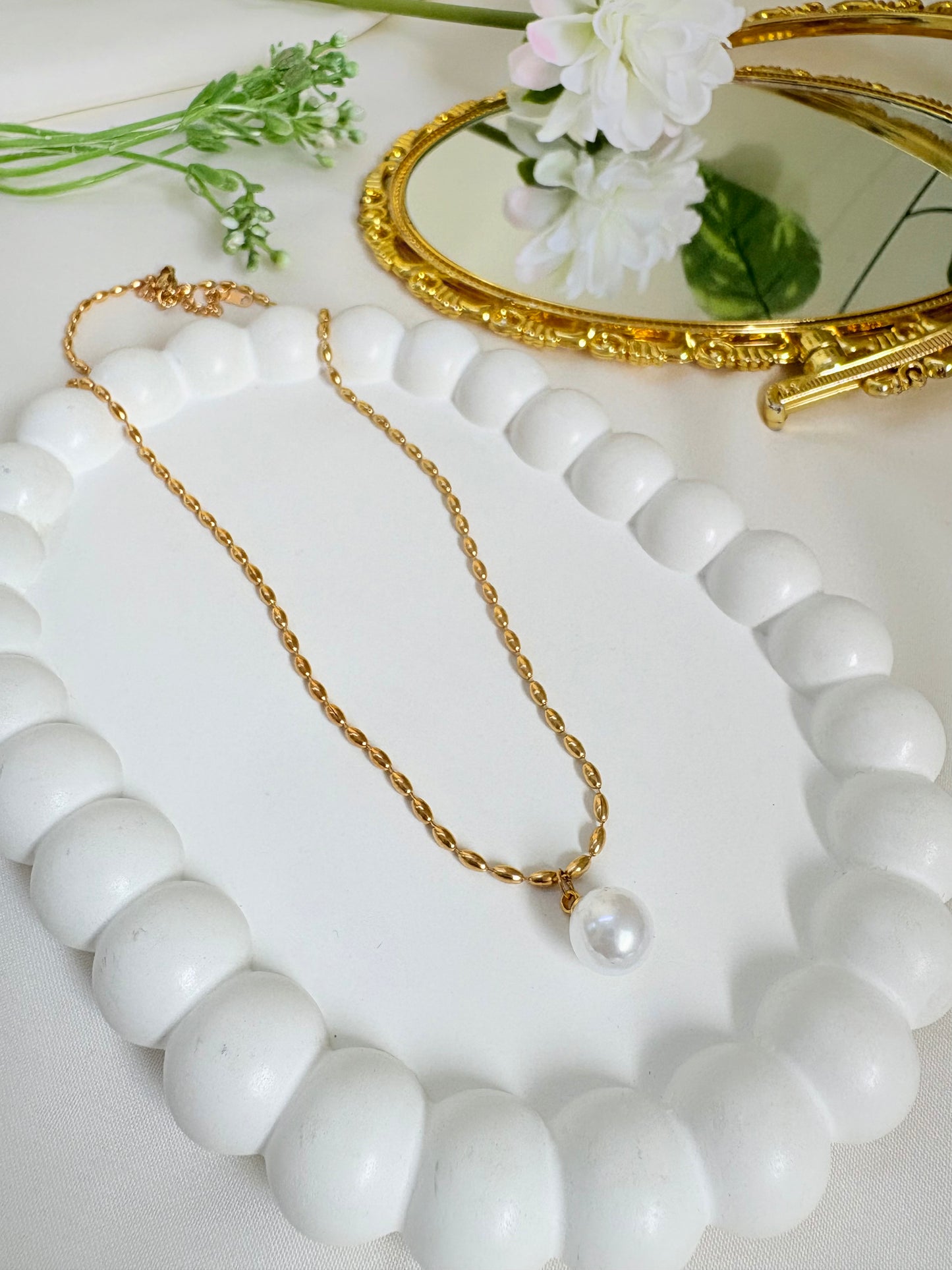 Pearl Pendant Gold Necklace