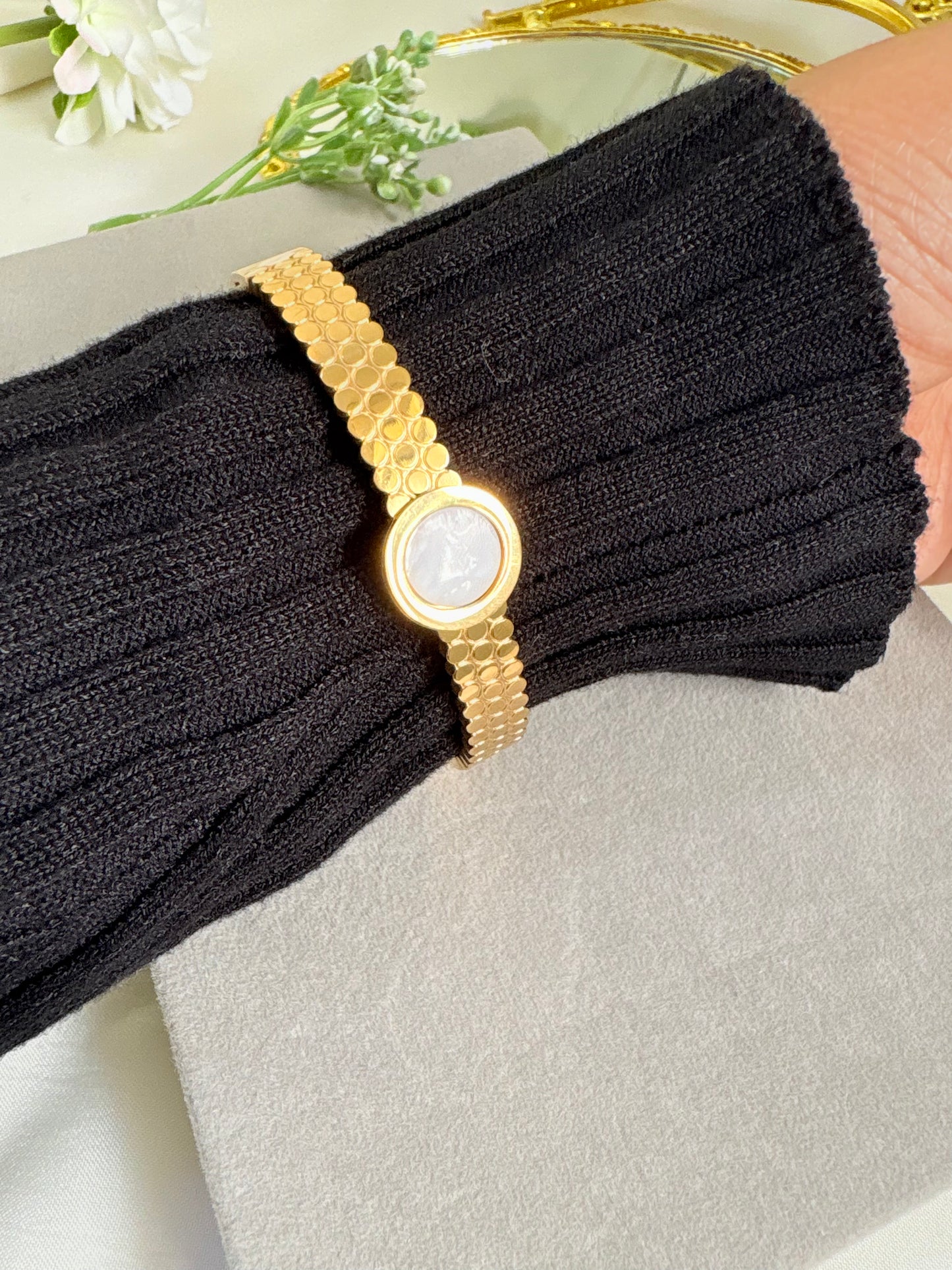 Rozie Gold Pleated Bracelet