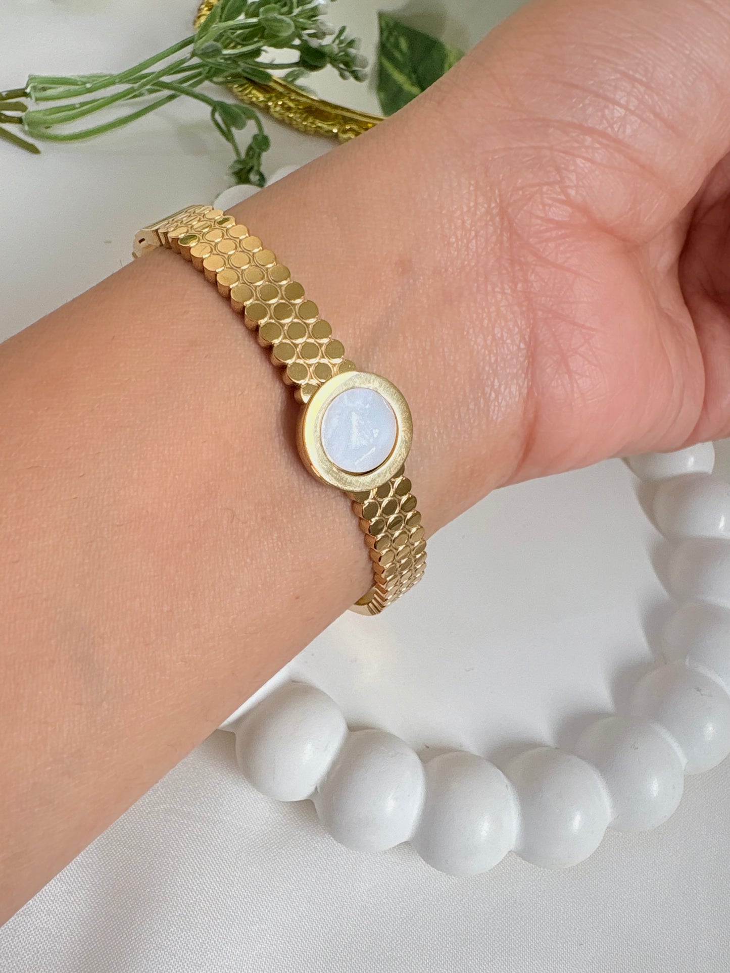 Rozie Gold Pleated Bracelet