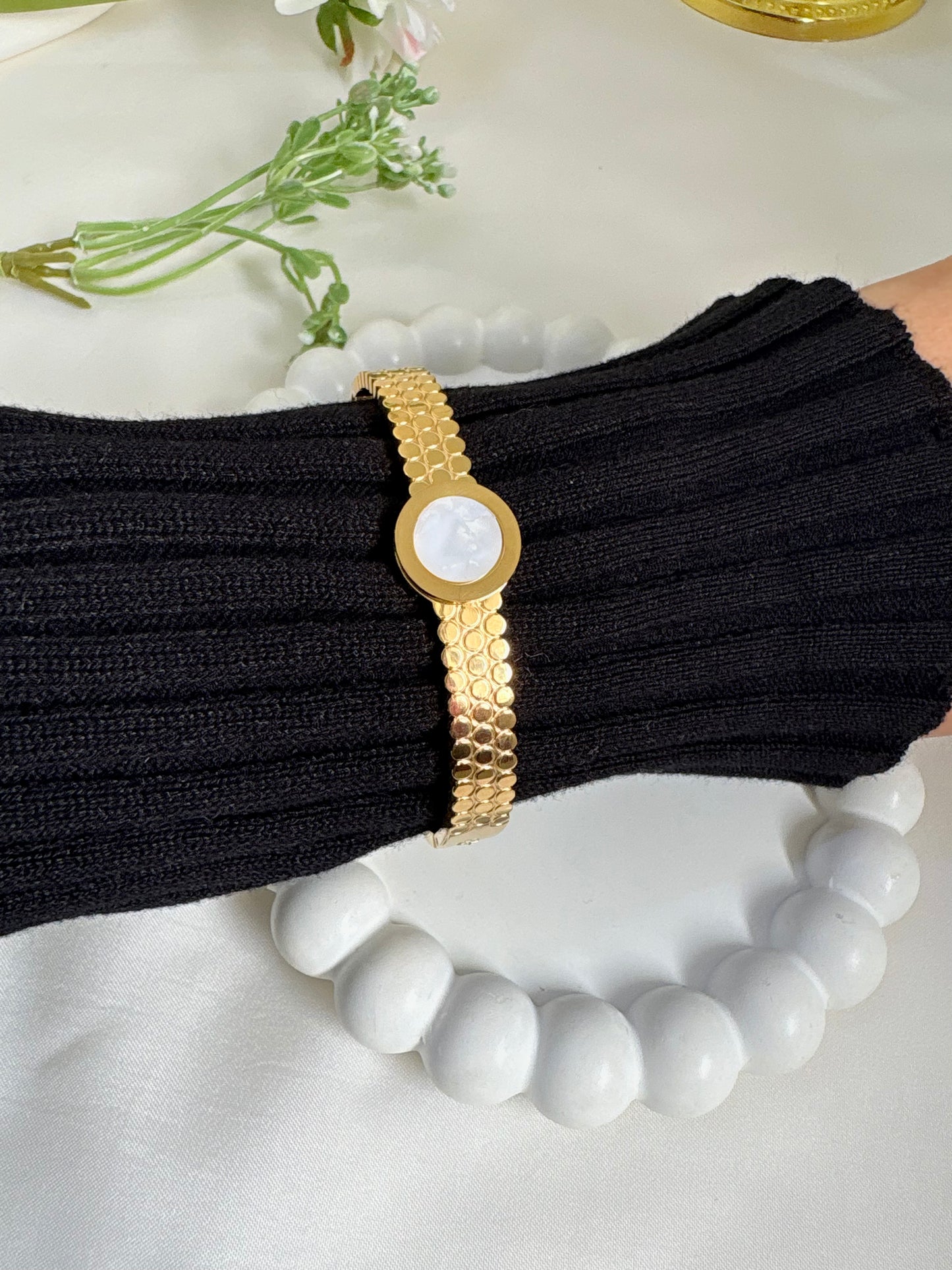 Rozie Gold Pleated Bracelet