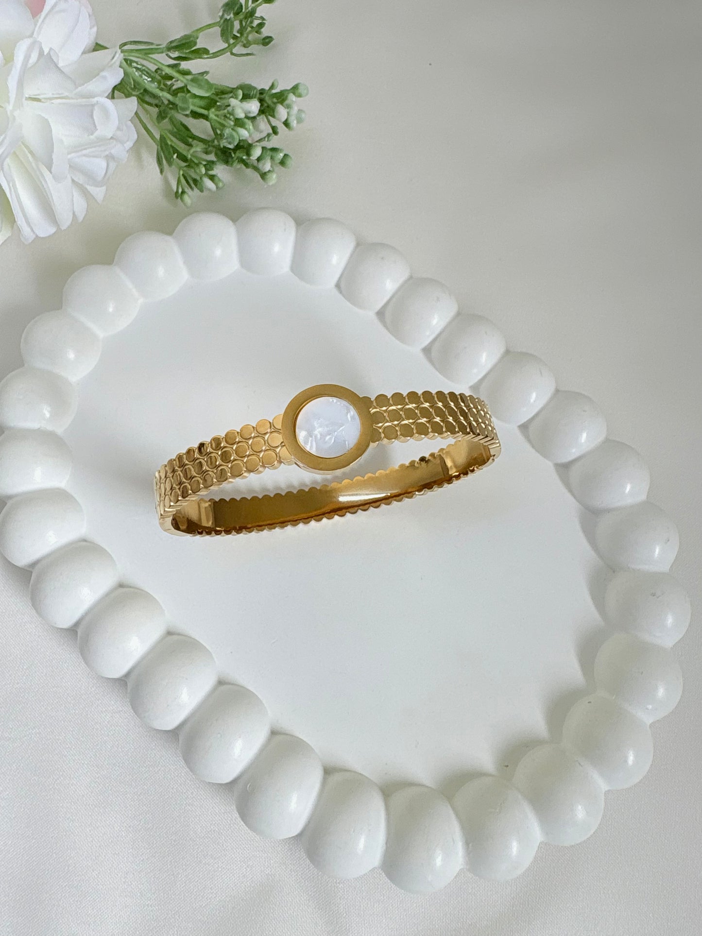 Rozie Gold Pleated Bracelet