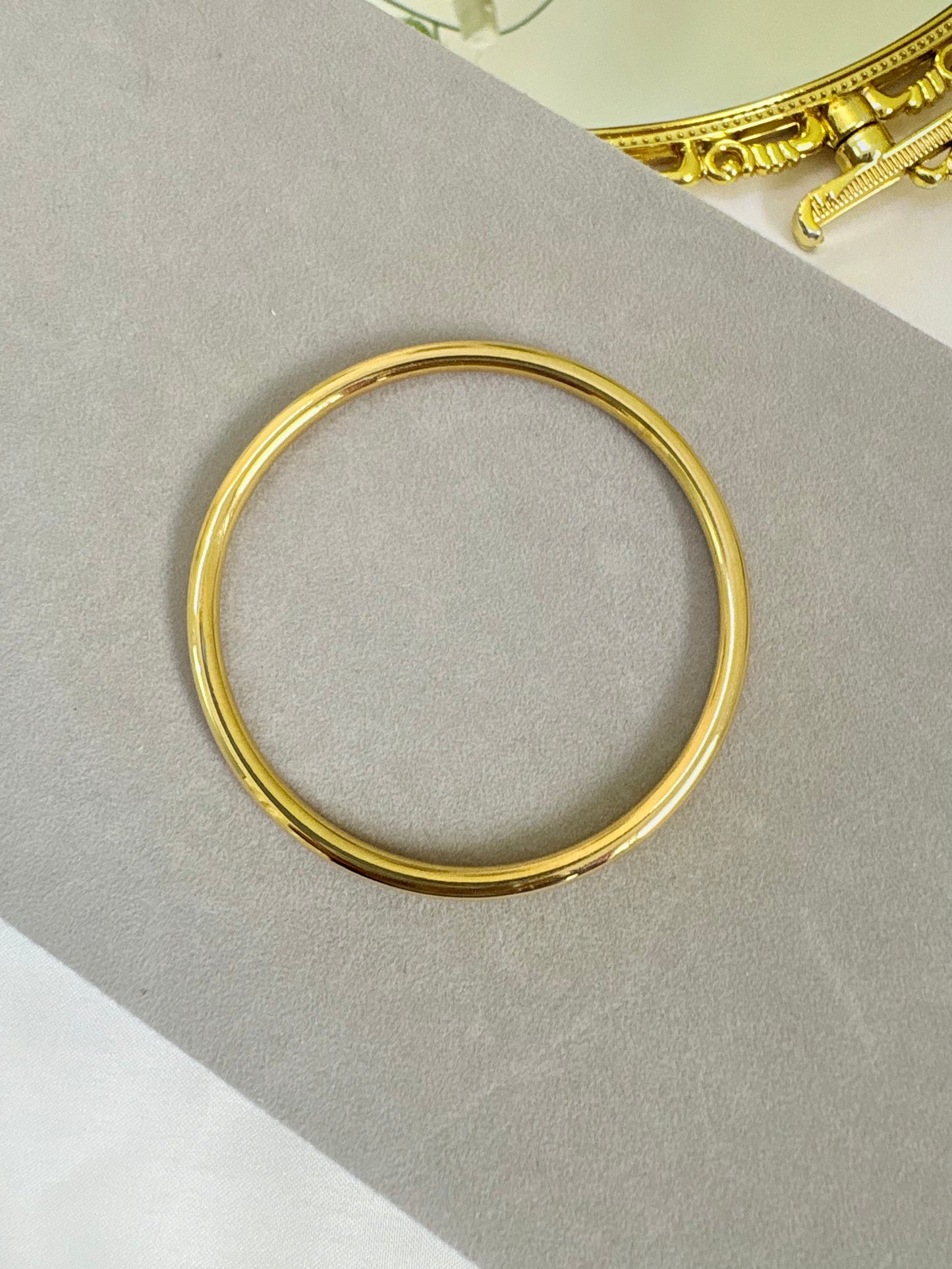 Elegant Gold-Plated Plain Bangle-Style Bracelet