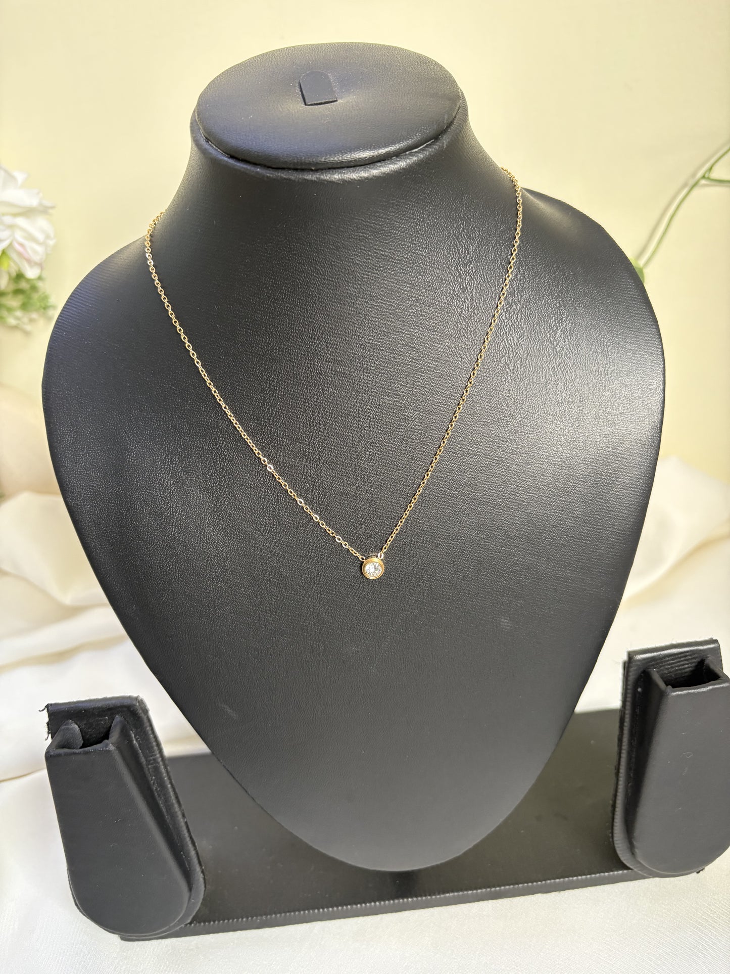 Dainty Diamond Necklace Gold-plated