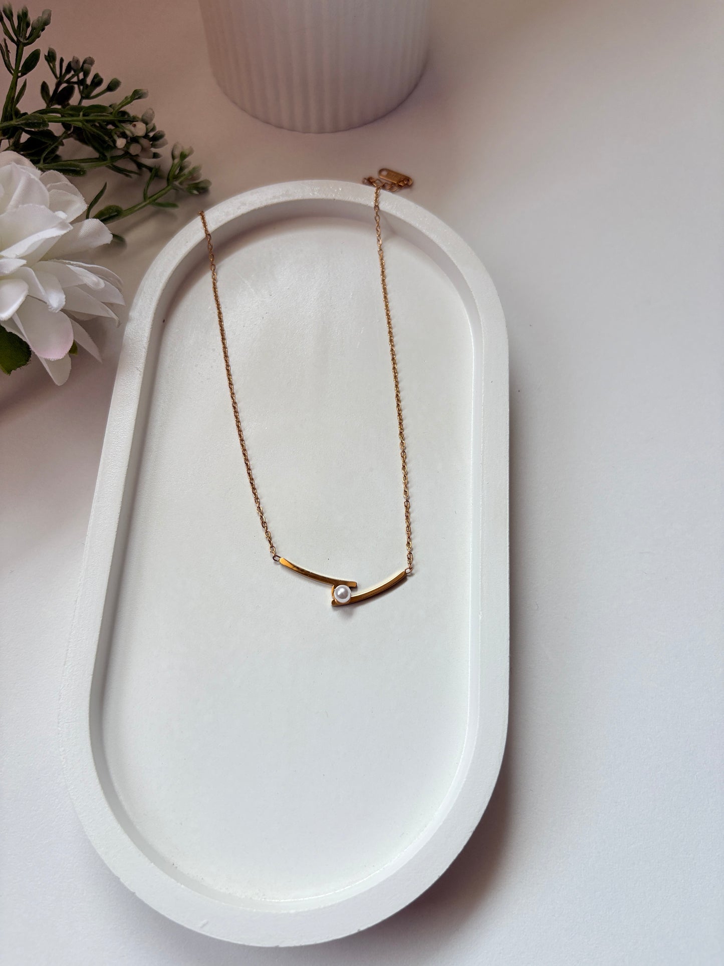 Golden Bar Pearl Pendant Necklace