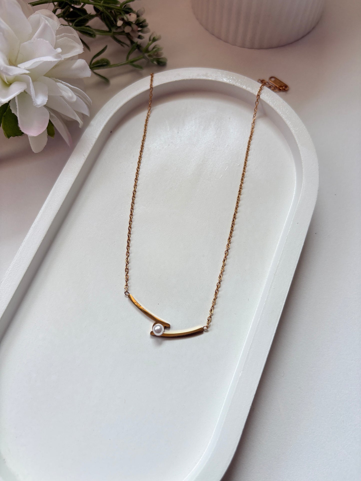 Golden Bar Pearl Pendant Necklace