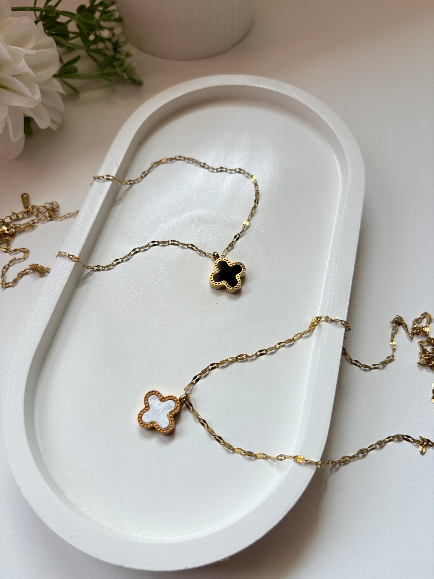 Dual-Side Clover Pendant Necklace