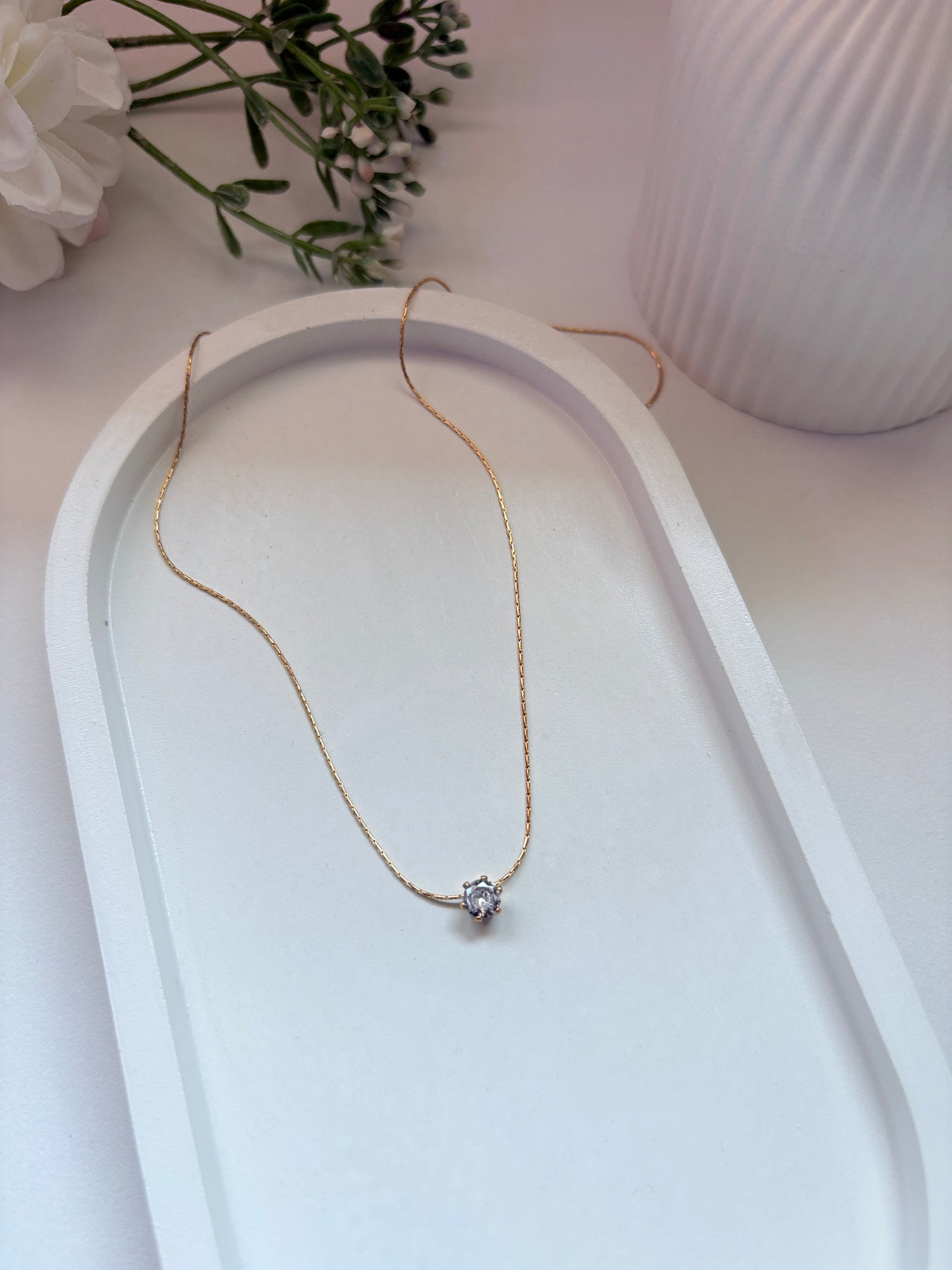 Minimal Necklace Dimond Stone Look Stunning