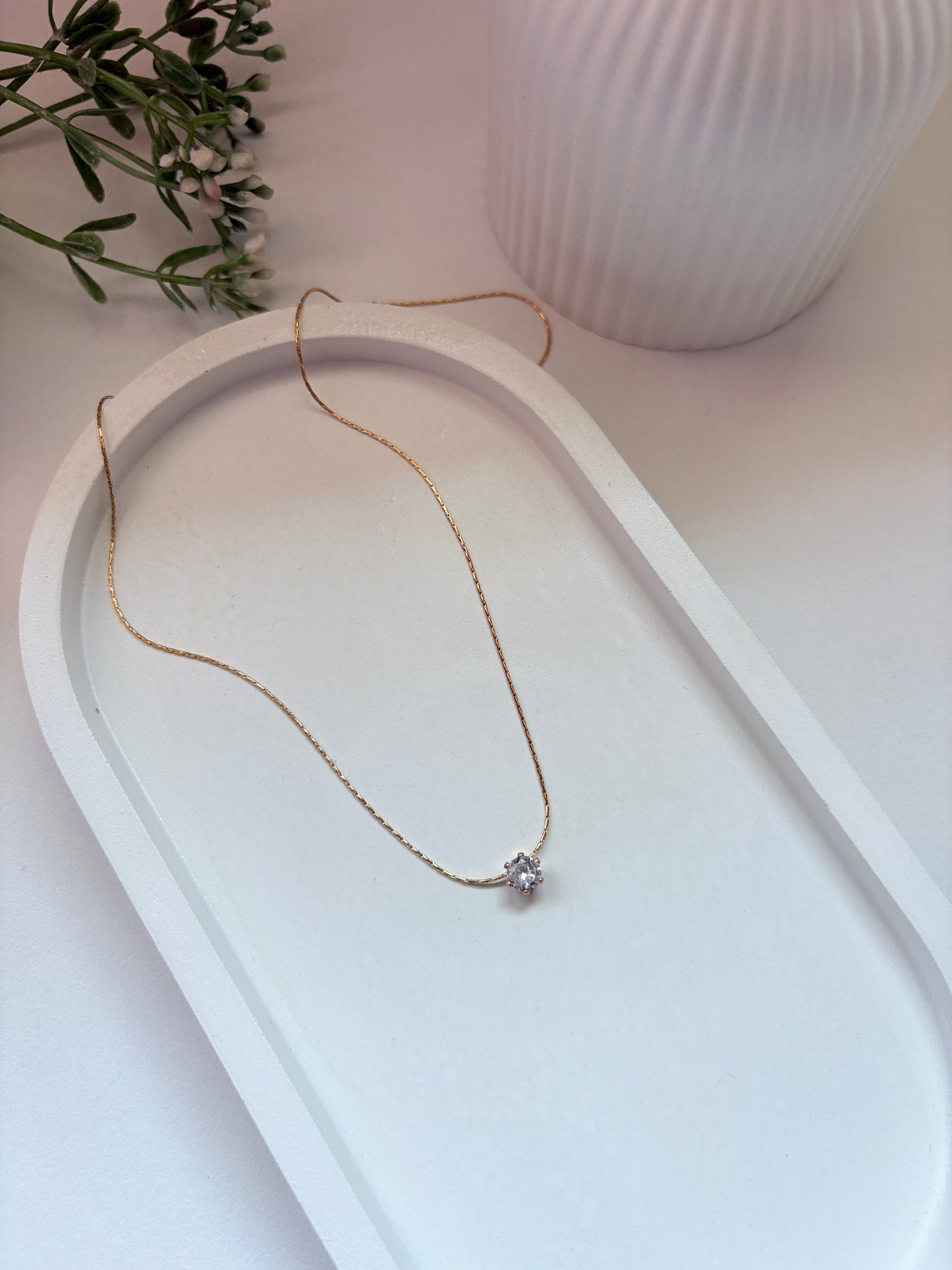 Minimal Necklace Dimond Stone Look Stunning
