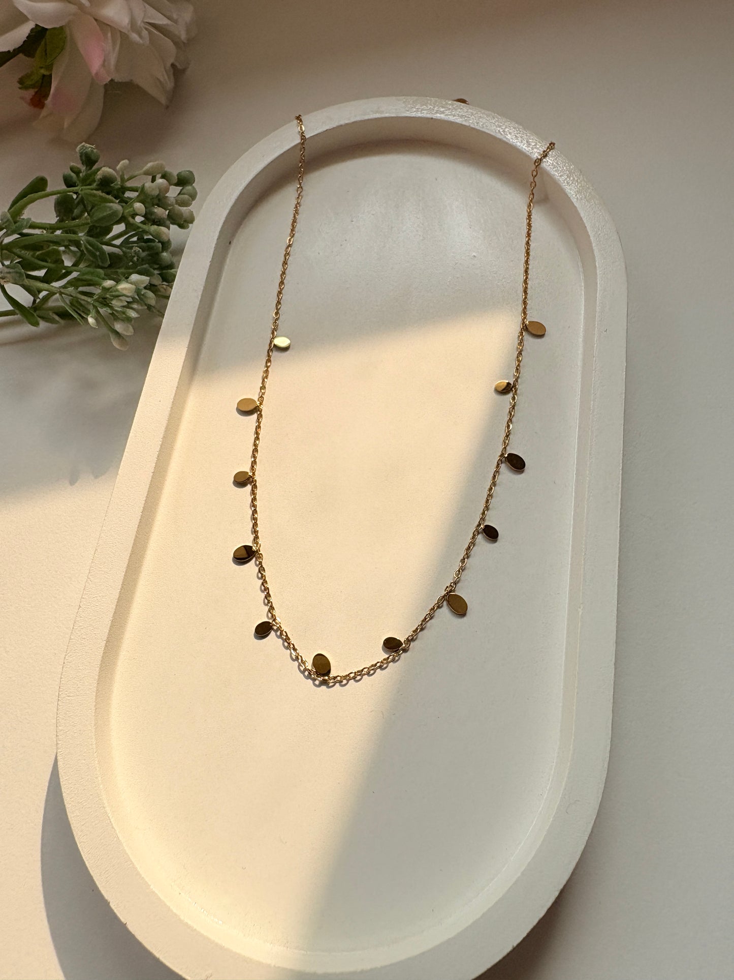 Minimalist Gold Droplet Necklace