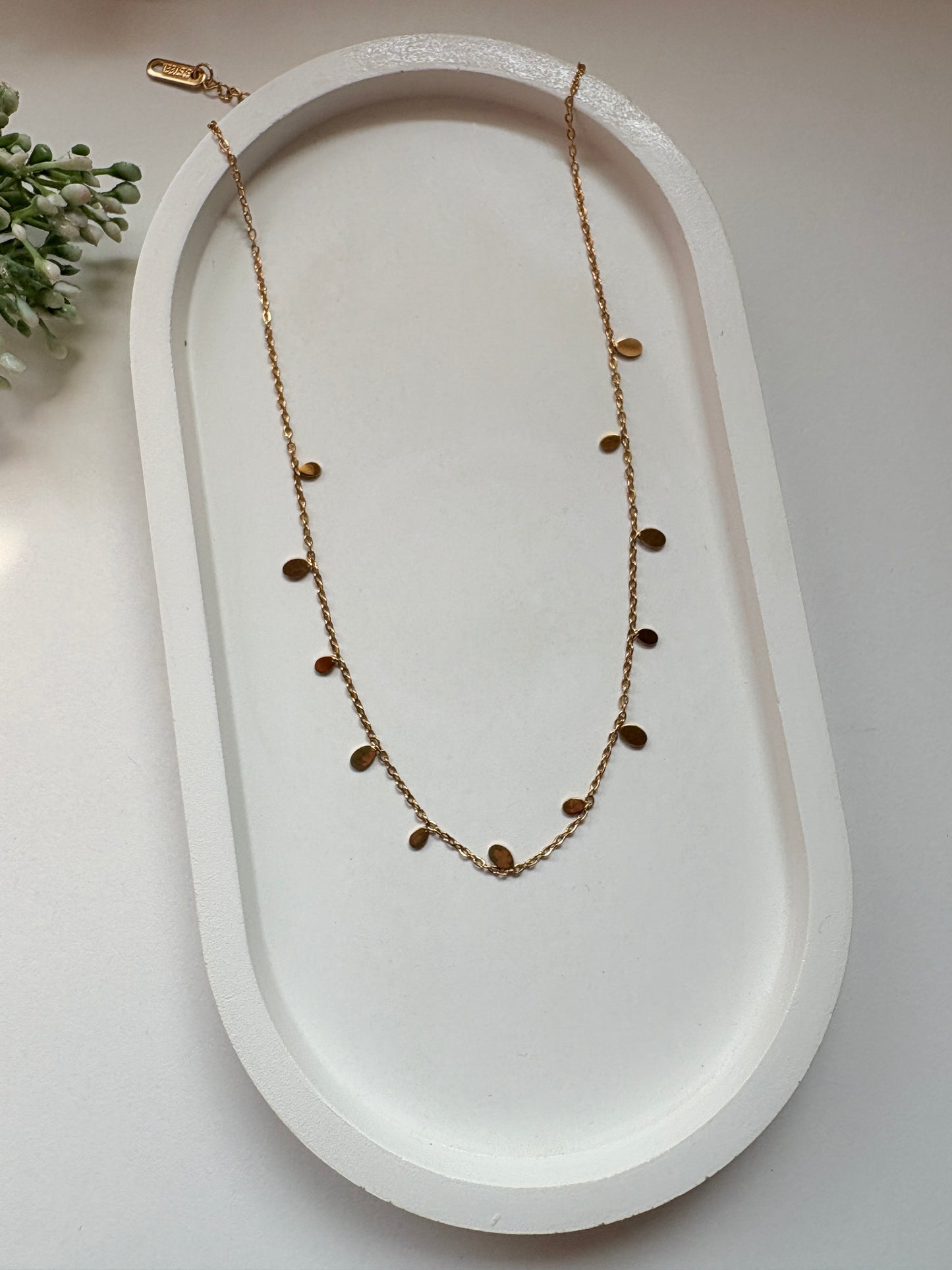 Minimalist Gold Droplet Necklace