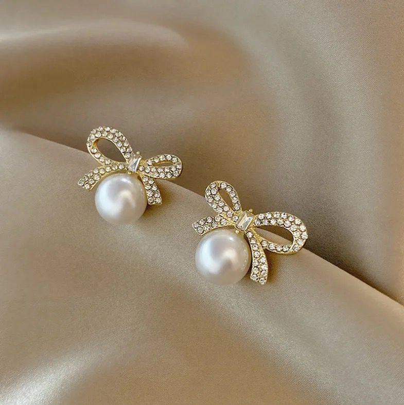 Pearl Bowknot Earrings