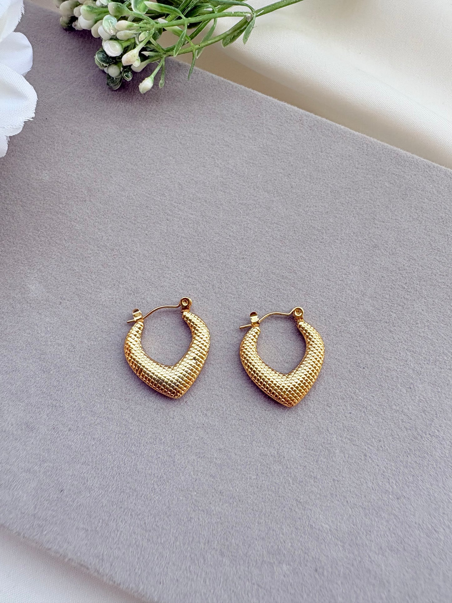 Rozie Hoop Earrings - Anti-Tarnish