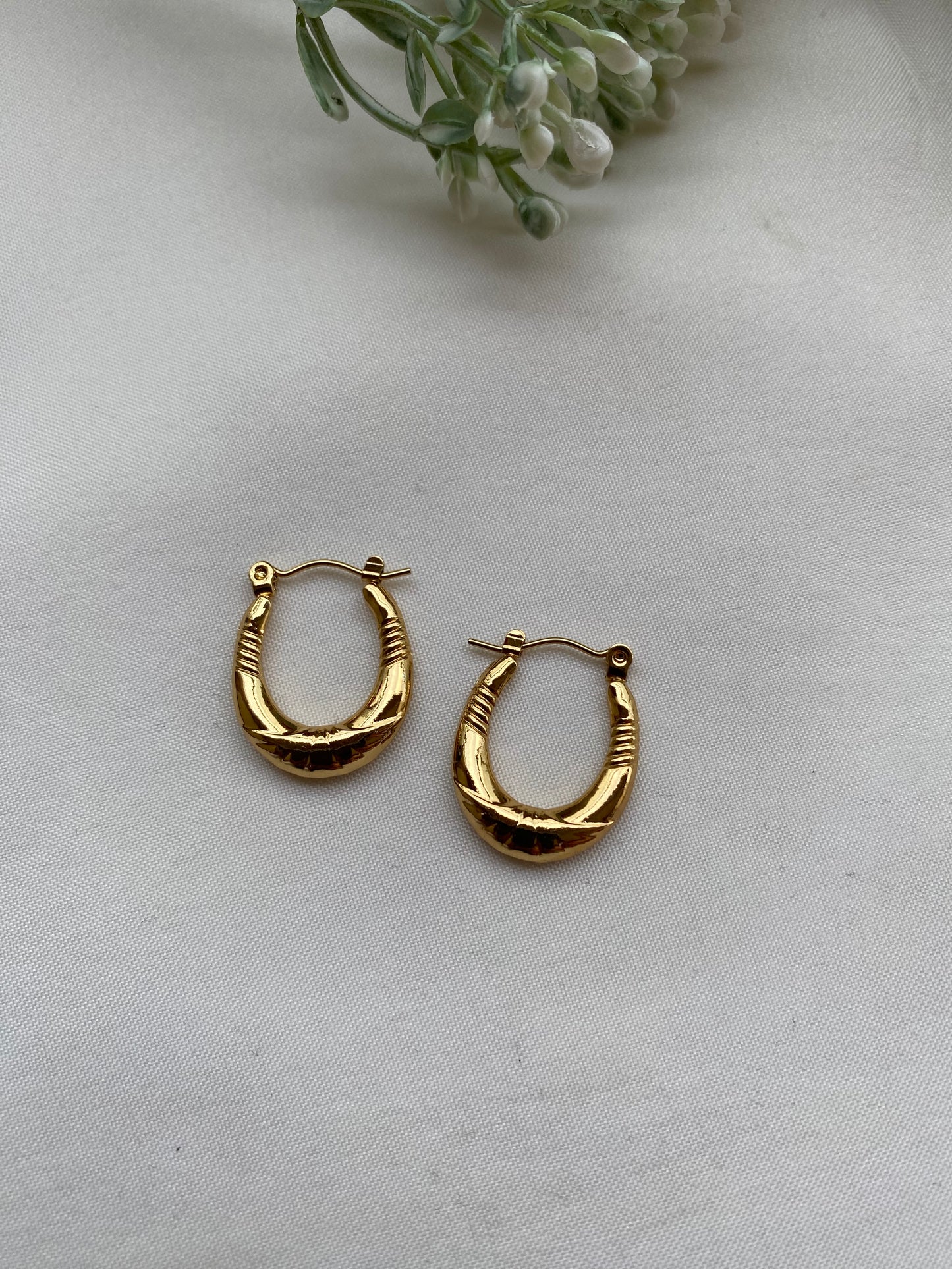 Twisted Circle Shaped Hoops | Waterproof & Tarnish Free