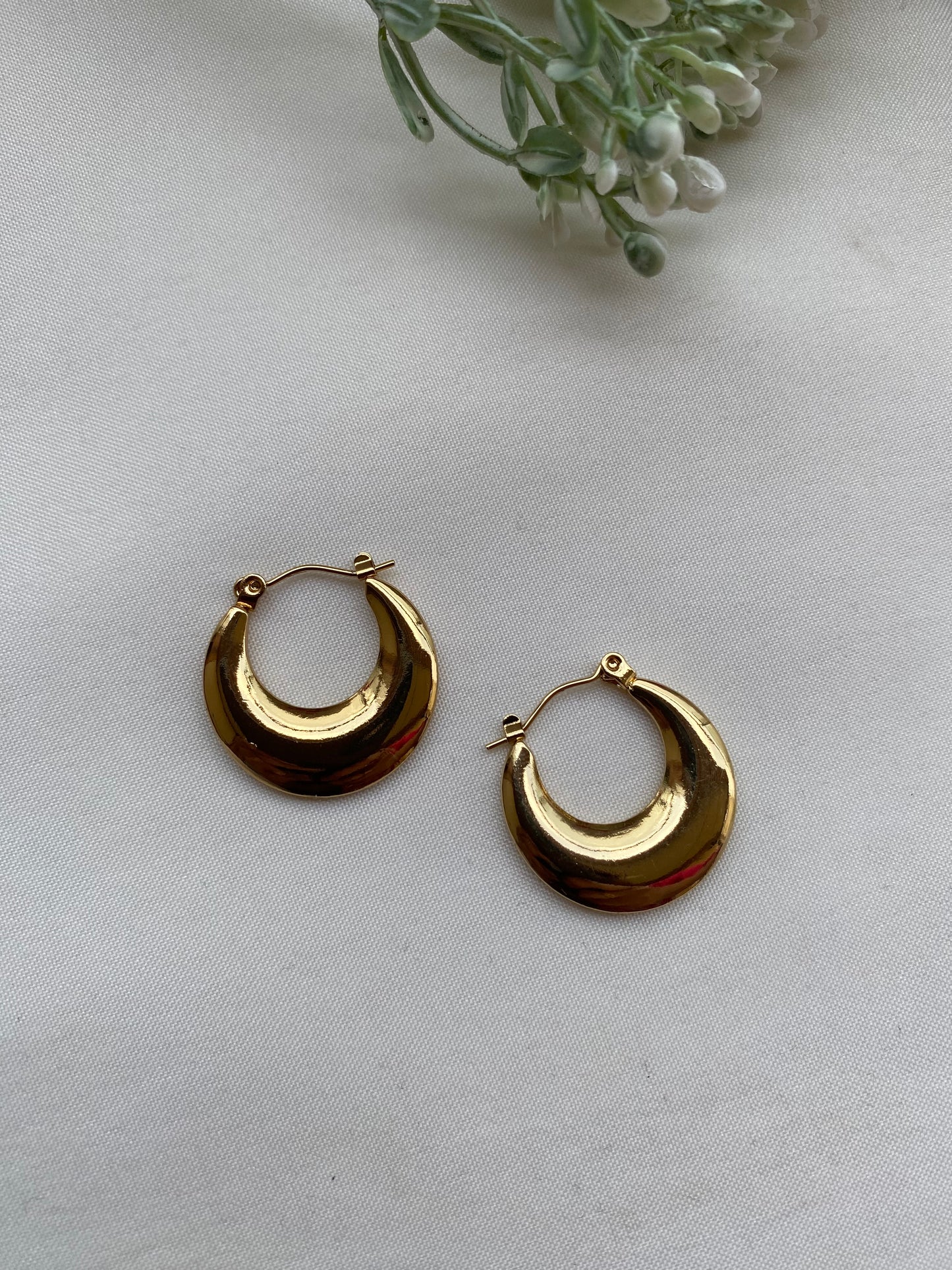 Queen Hoop Earrings