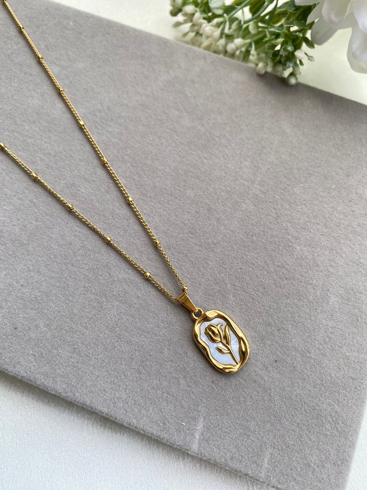 Gold Rose White Shell Necklace