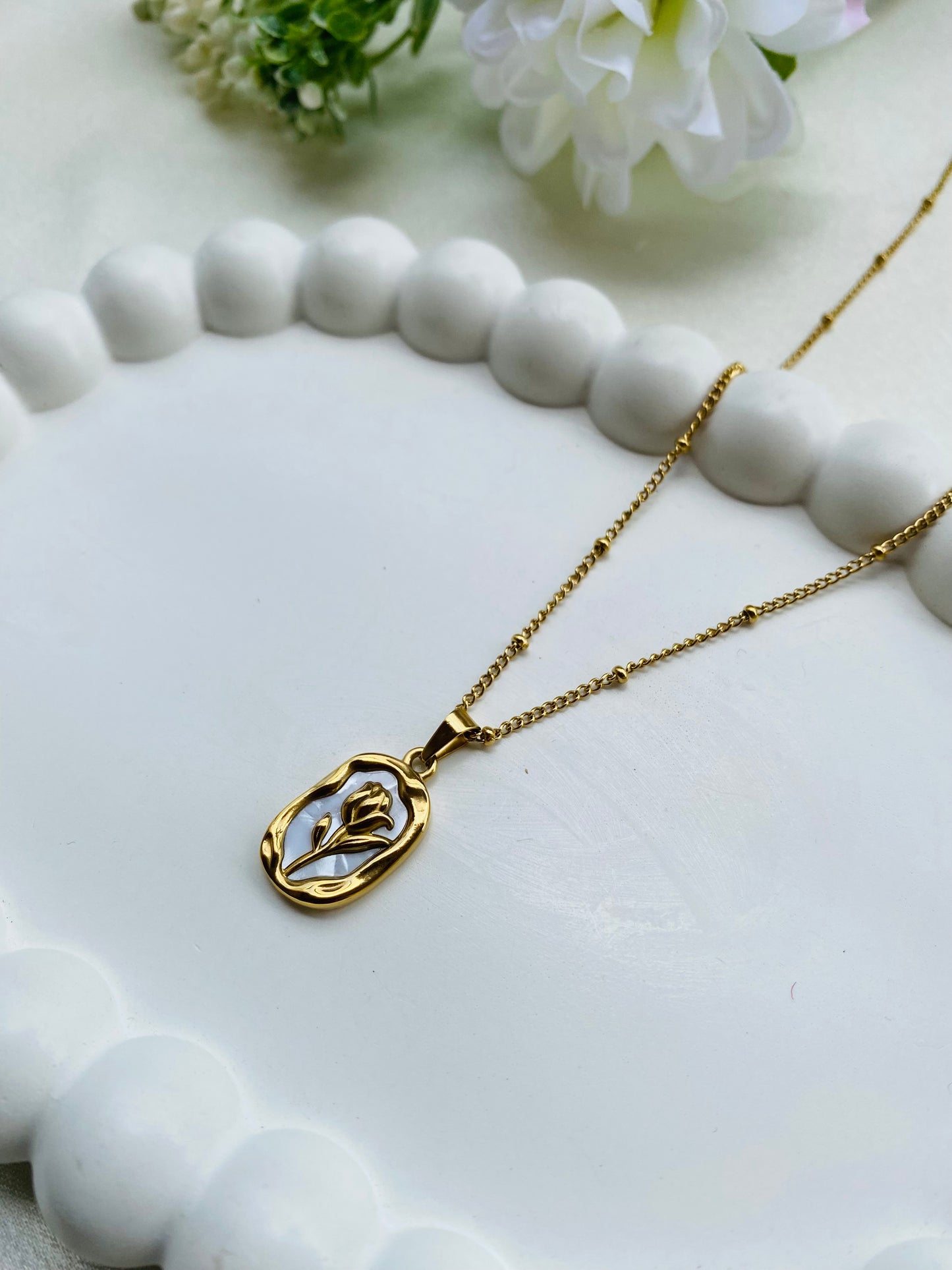 Gold Rose White Shell Necklace